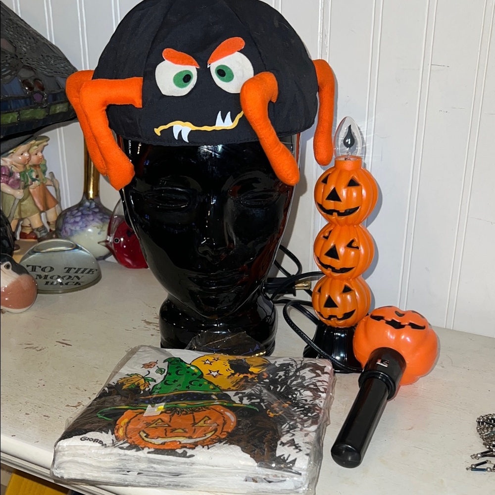 Lot Vintage Halloween blow mold pumpkin light beanie hat & napkins